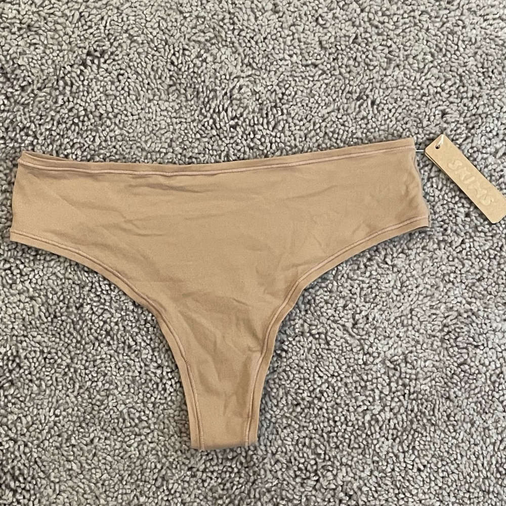 ✨SKIMS Thong